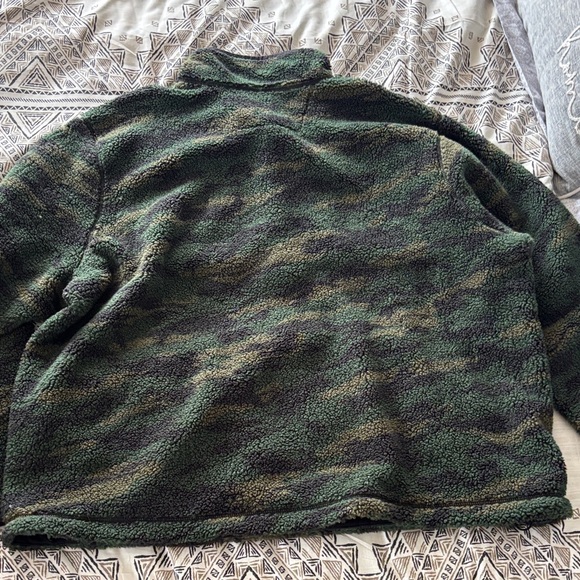 Carhartt Green Camouflage Fleece Jacket - Picture 8 of 8